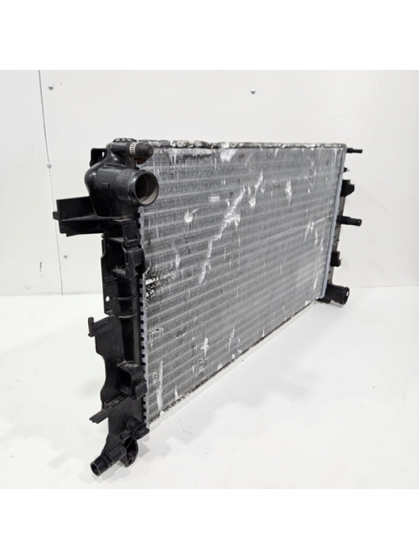 Radiador De Água Mb Sprinter 415 515 416 2013 À 2023 Detalhe