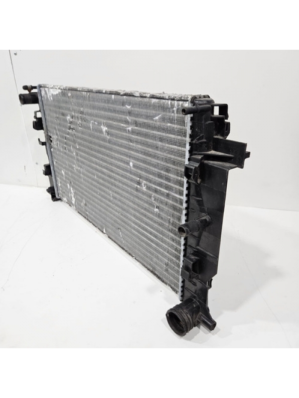 Radiador De Água Mb Sprinter 415 515 416 2013 À 2023 Detalhe