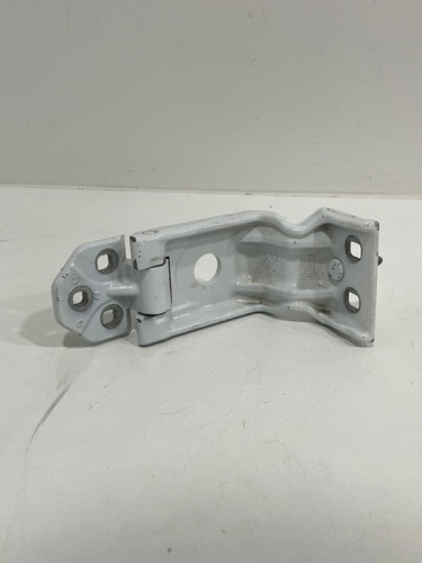 Dobradiça Porta Traseira Esq. Renault Master 2.3 2013 À 2022