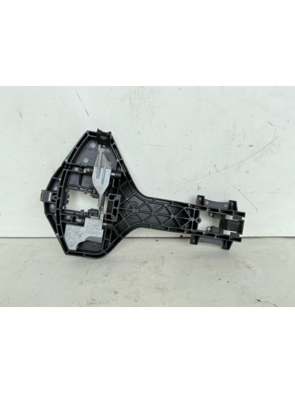 Suporte Maçaneta Porta Traseira Mb Sprinter 415 2013 À 2019.