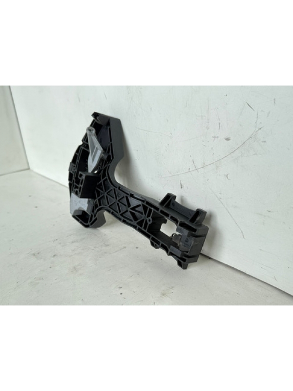 Suporte Maçaneta Porta Traseira Mb Sprinter 415 2013 À 2019.