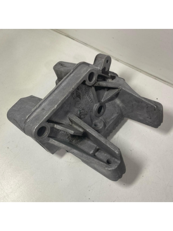 Suporte Do Motor Renault Master 2.5 2004 / 2005 06 07 À 2012