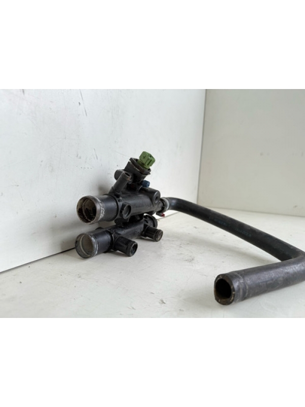 Carcaça Válvula Termostatica Renault Master 2006 2007 À 2012