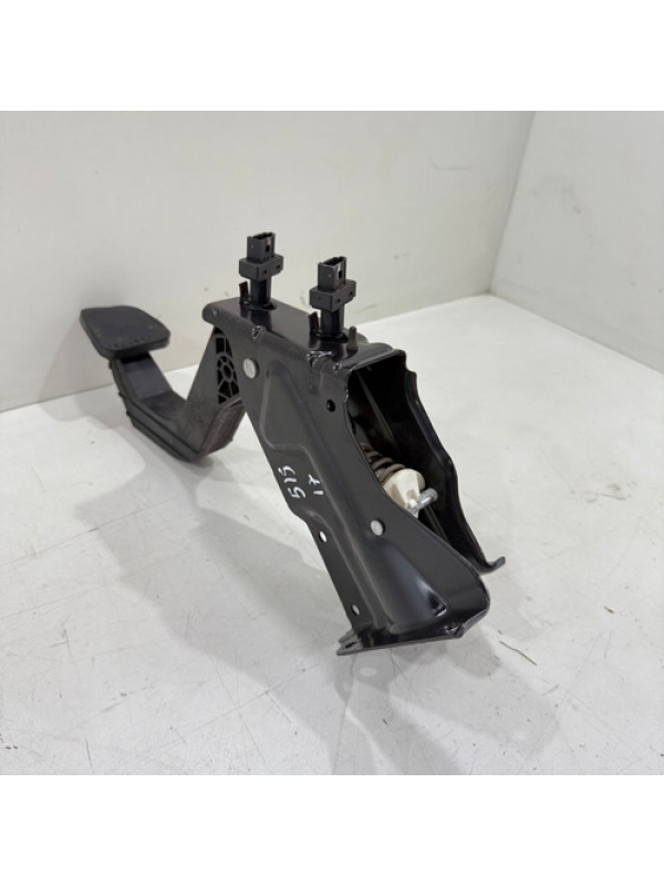 Pedal Embreagem Mb Sprinter 415 515 2013 2014 2015 2016 À 19