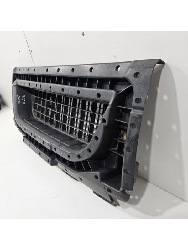 Grade Central Parachoque Iveco Daily 2008 2009 À 2011 2012.