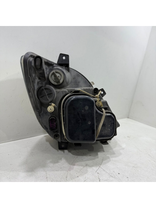 Farol Dianteiro Esquerdo Mb Sprinter 2.2 2013 2014 2015 2016