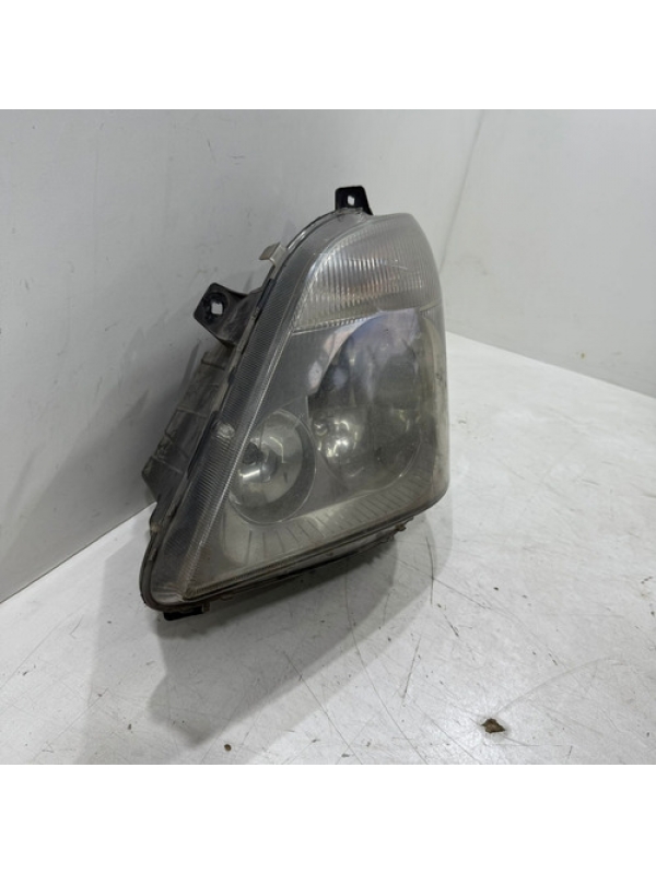 Farol Dianteiro Esquerdo Mb Sprinter 2.2 2013 2014 2015 2016