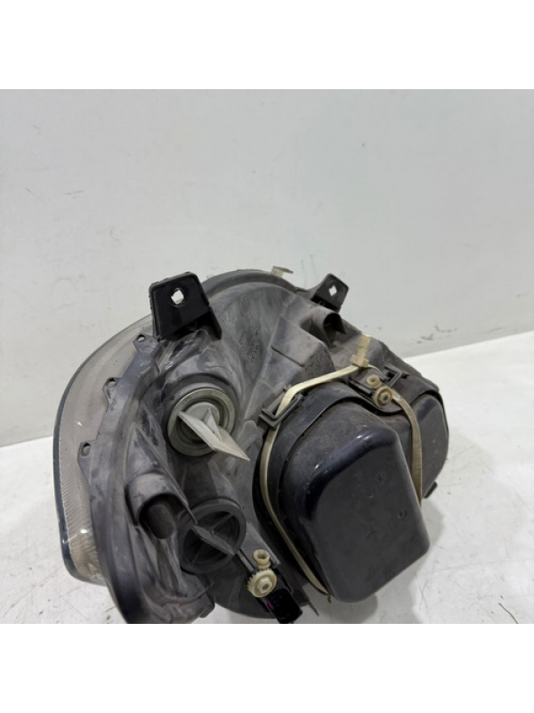 Farol Dianteiro Esquerdo Mb Sprinter 2.2 2013 2014 2015 2016