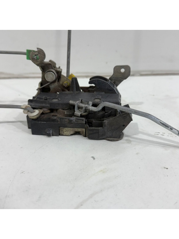 Fechadura Maçaneta Porta Diant. Direita Renault Master 2012.