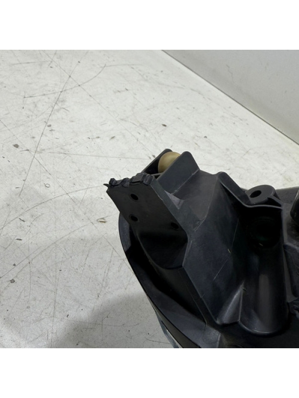 Farol Direito Fiat Scudo Jumpy 2018 2019 2020 À 2025 Detalhe