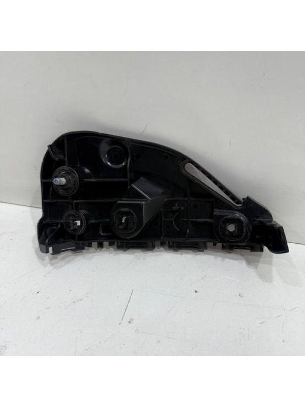 Guia Parachoque Dianteiro Esquerdo Toyota Hilux 2016 A 2019