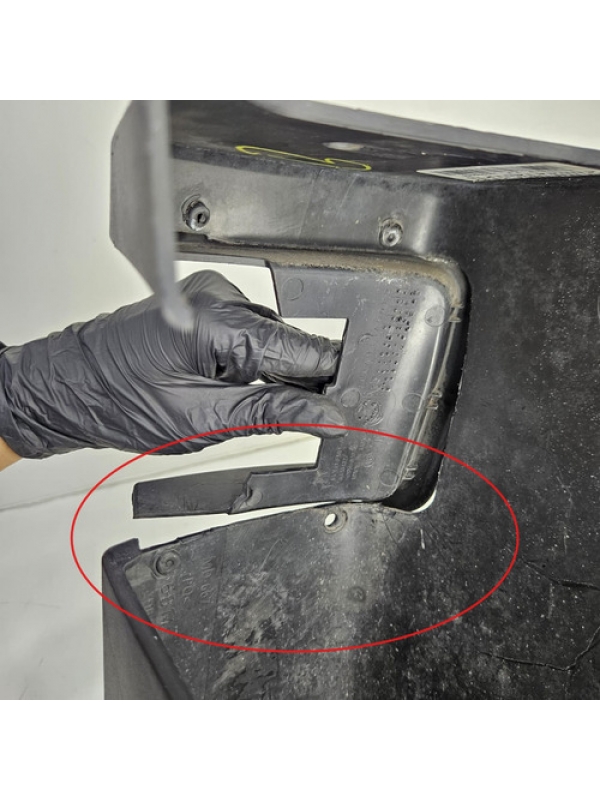 Ponteira Traseira Esquerda Peugeot Boxer 2018 À 2024 Detalhe