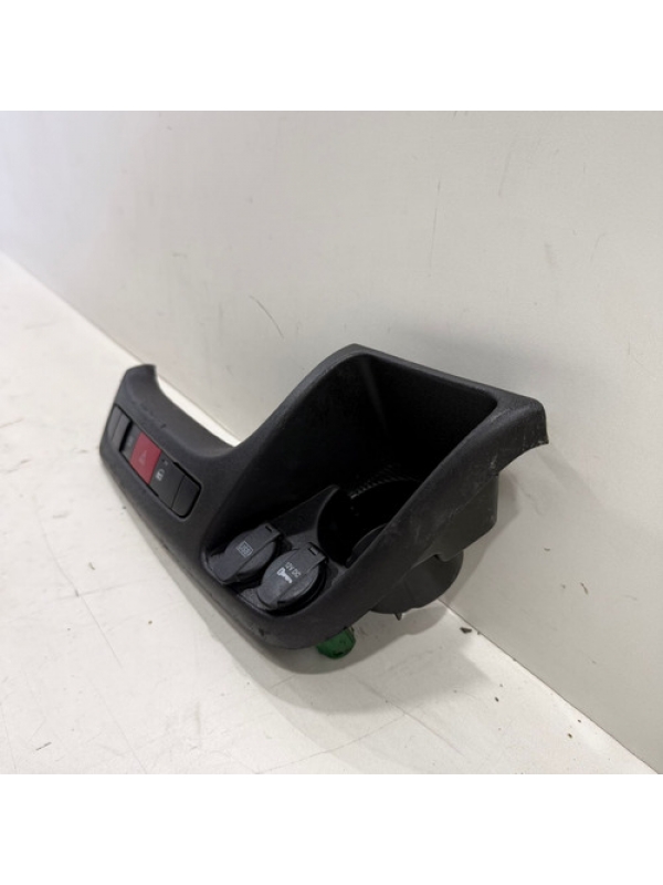 Moldura Botão Pisca Alerta Fiat Ducato 2.3 19 2020 2021 2022