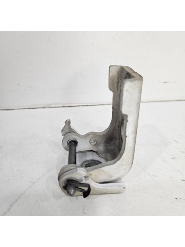 Dobradiça Superior Porta Dianteira Direita Fiat Scudo 2024.