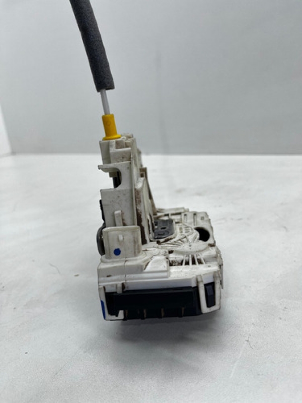 Fechadura Porta Dianteira Direita Mb Sprinter 415 2013-2019