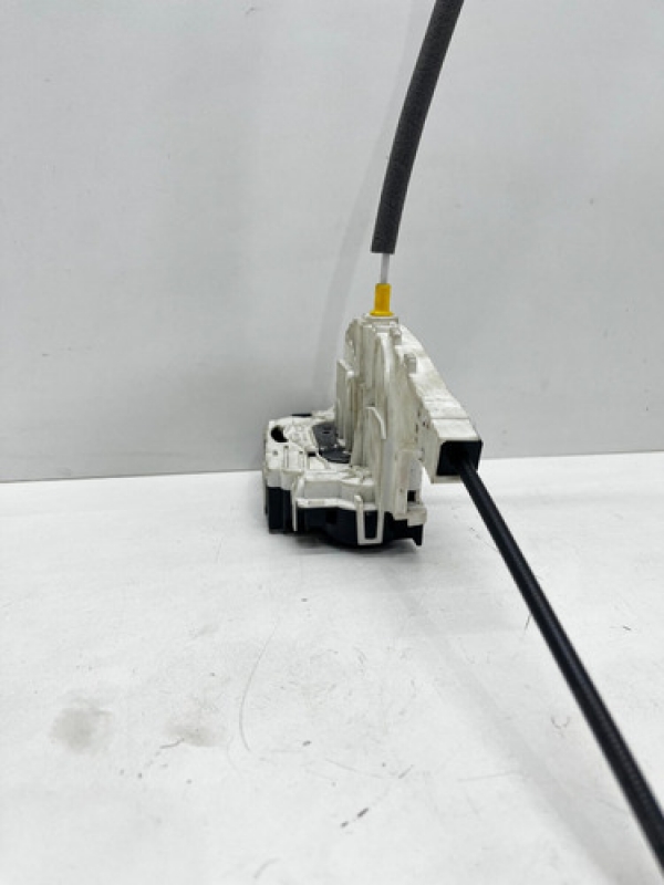 Fechadura Porta Dianteira Direita Mb Sprinter 415 2013-2019