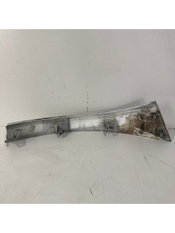 Moldura Farol Dianteiro Direito Fiat Ducato 2.3 2018 À 2024.