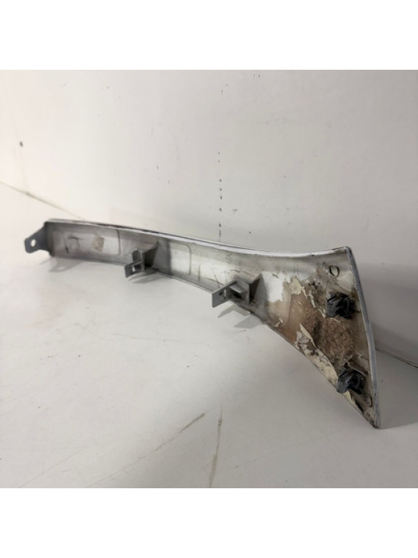 Moldura Farol Dianteiro Direito Fiat Ducato 2.3 2018 À 2024.