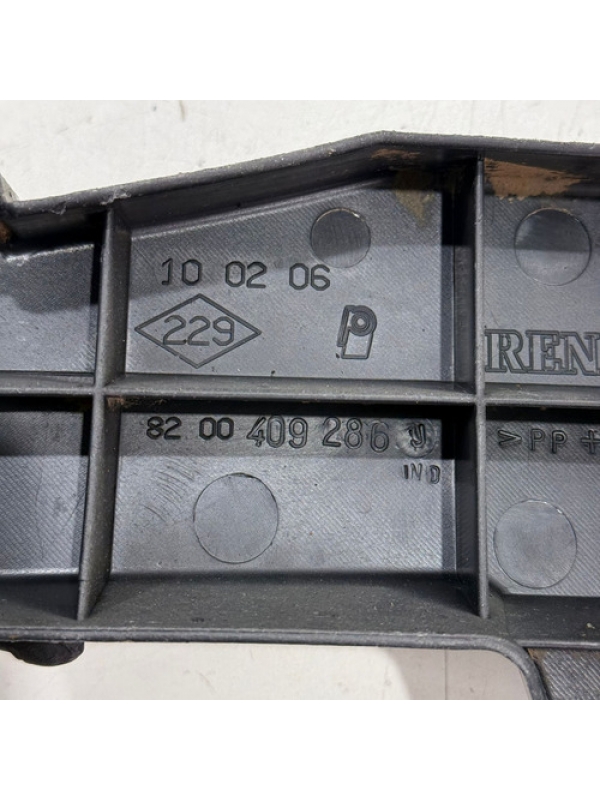 Suporte Parachoque Lado Esquerdo Renault Master 2.3 13 À 22.