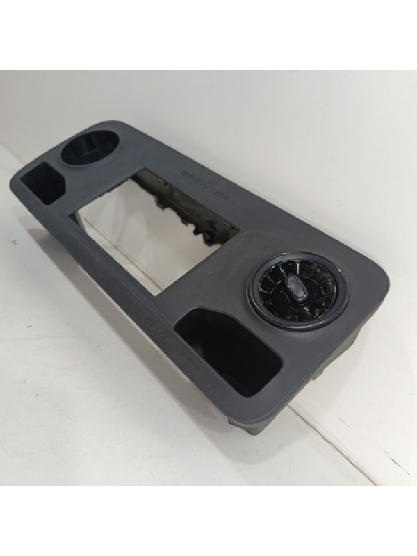 Moldura Painel Difusor Multimidia Mb Sprinter 416 417 2024 .