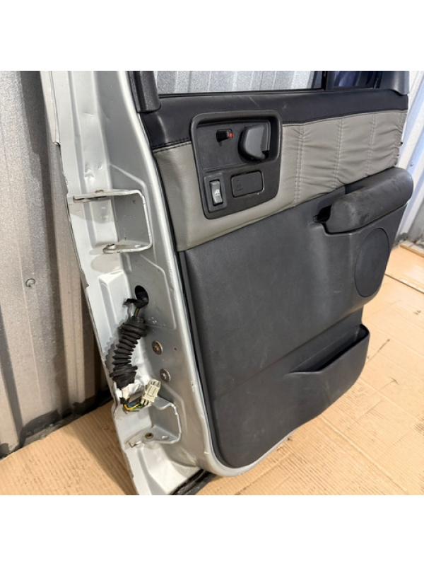 Porta Traseira Direita Chevrolet Blazer 2001 2002 03 À 2011.