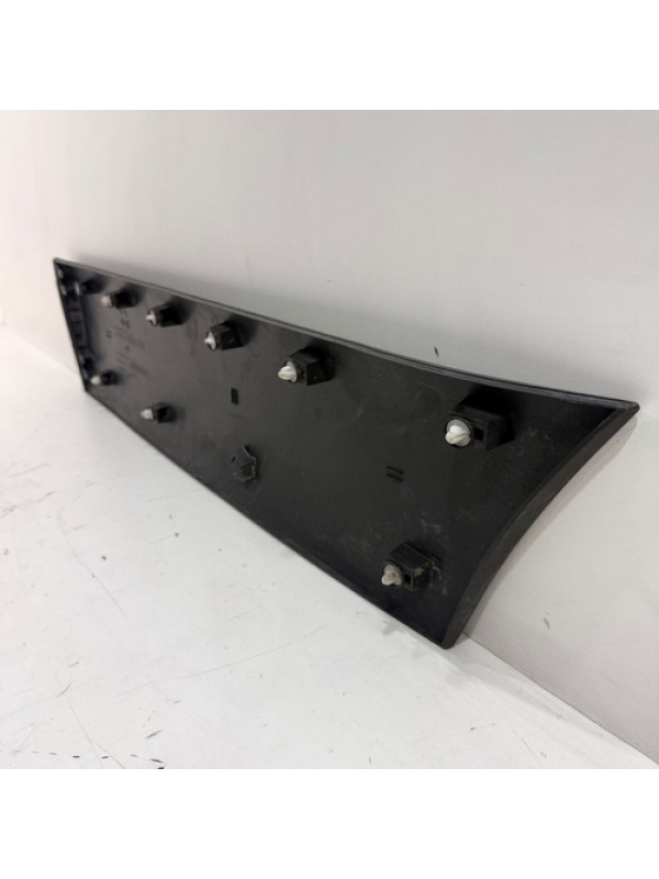 Friso Porta Dianteira Esq. Mb Sprinter 2019 À 2025 Detalhe.