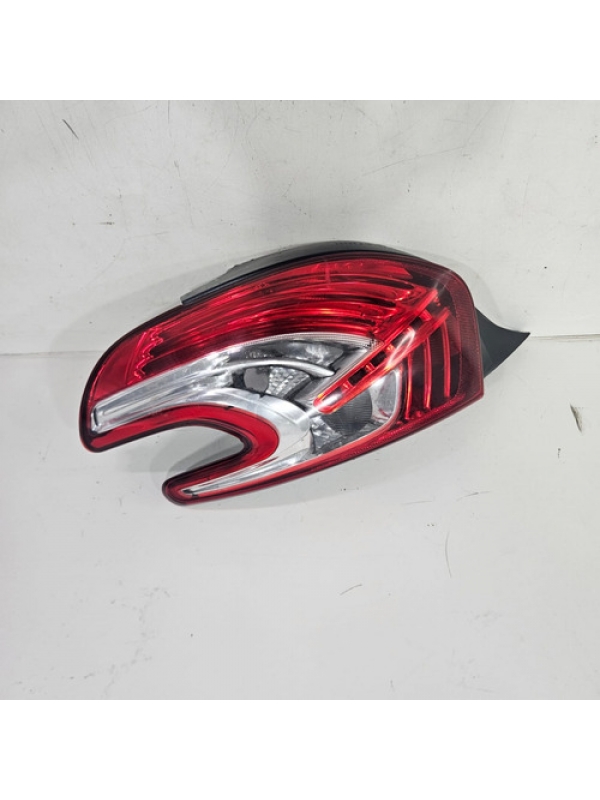 Lanterna Traseira Lado Esquerdo Peugeot 208 2013 2014 E 2015