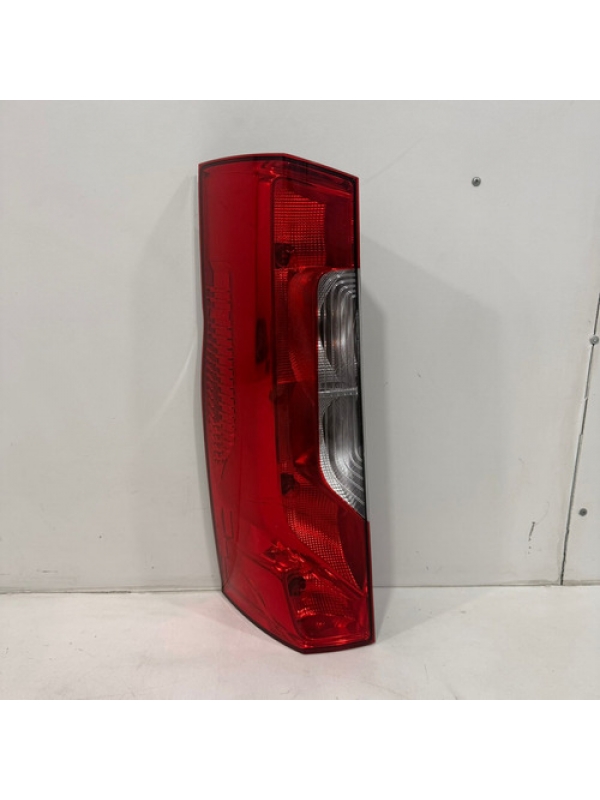 Lanterna Traseira Lado Esquerdo Mb Sprinter 2.0 2020 À 2025.