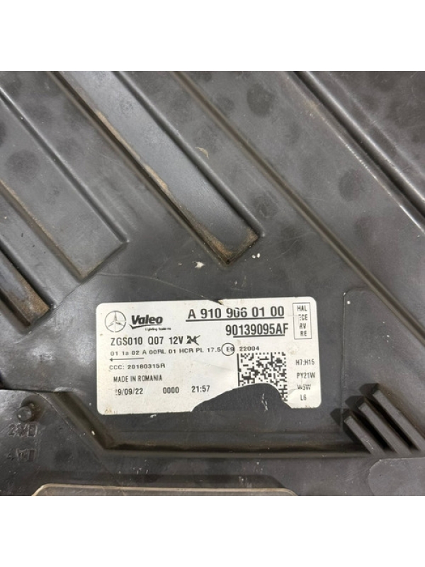 Farol Dianteiro Lado Direito Mb Sprinter 416 417 2020 À 2025