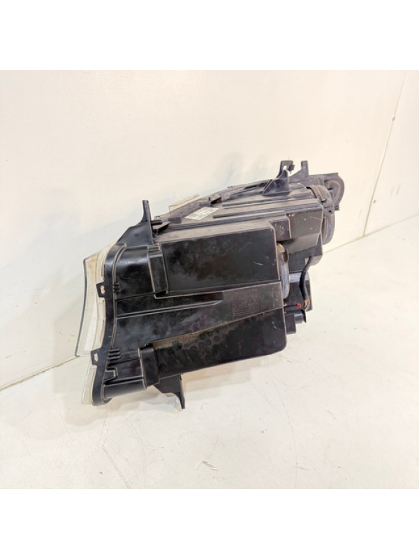 Farol Dianteiro Lado Direito Mb Sprinter 416 417 2020 À 2025