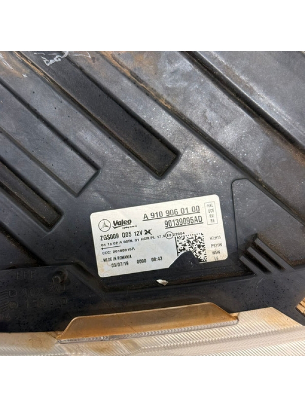 Farol Dianteiro Direito Mb Sprinter 2.0 416 417 2020 À 2025.