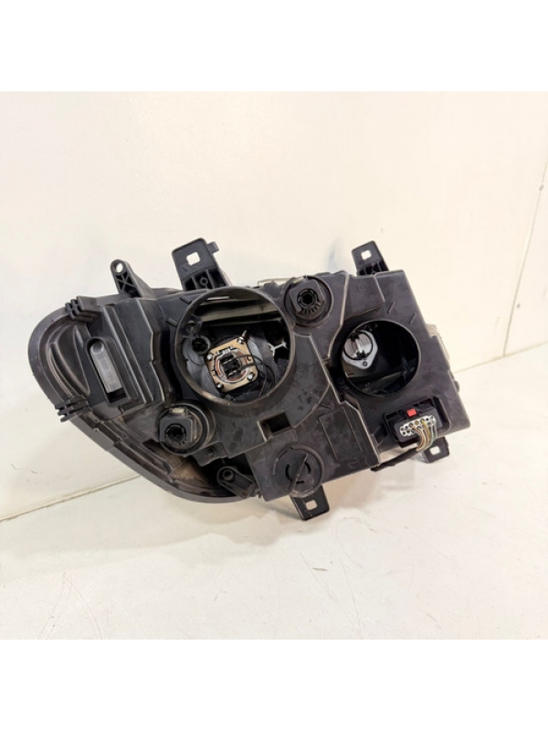 Farol Dianteiro Lado Esquerdo Mb Sprinter 416 417 2020 À 025