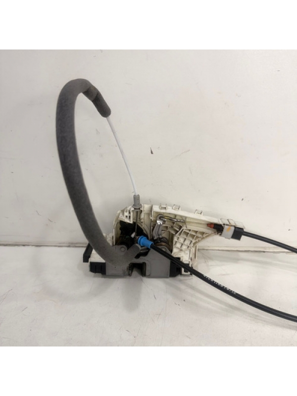 Fechadura Porta Dianteira Esq. Mb Sprinter 415 2013 À 2019.