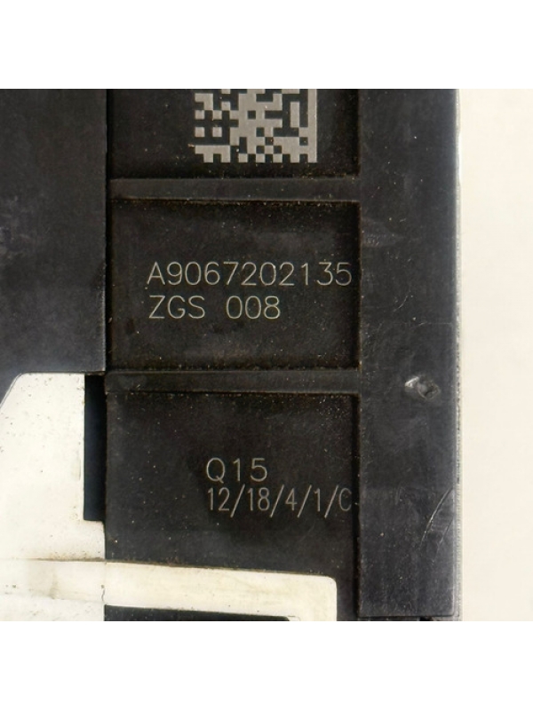 Fechadura Porta Dianteira Esq. Mb Sprinter 415 2013 À 2019.