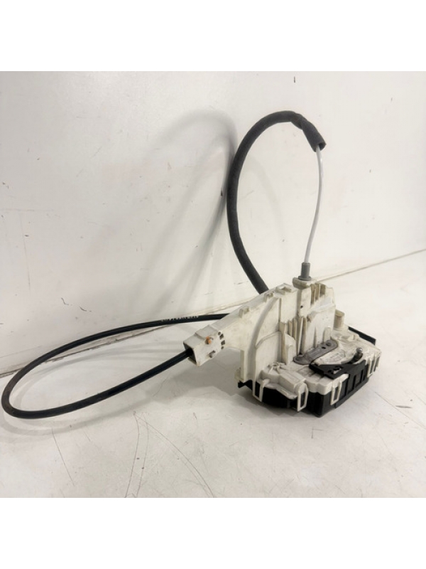 Fechadura Porta Dianteira Esq. Mb Sprinter 415 2013 À 2019.