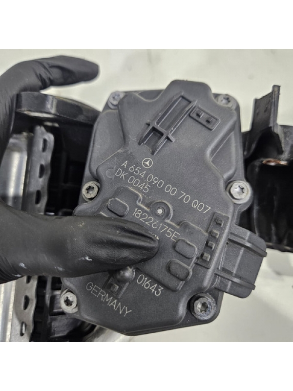 Intercooler Motor Tbi Borboleta Mb Sprinter 2.0 315 417 517.