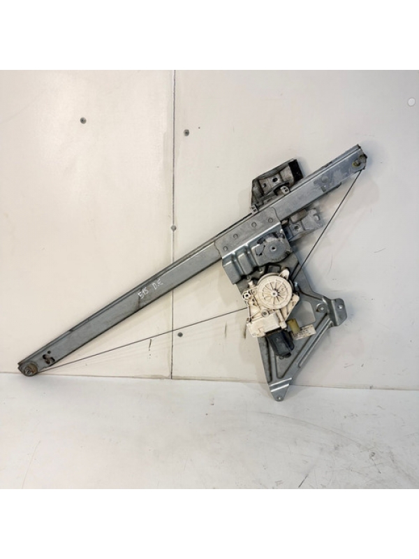 Máquina Vidro Dianteira Esquerda Mb Sprinter 515 2013 À 2019