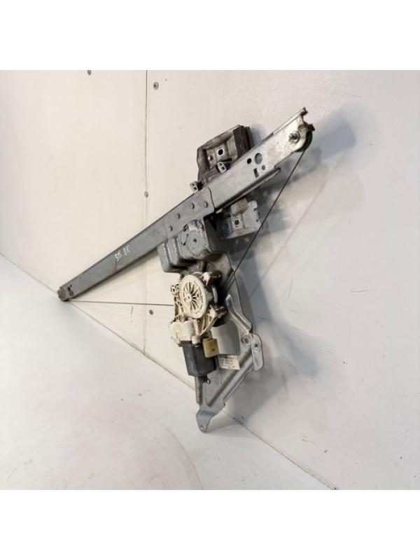Máquina Vidro Dianteira Esquerda Mb Sprinter 515 2013 À 2019