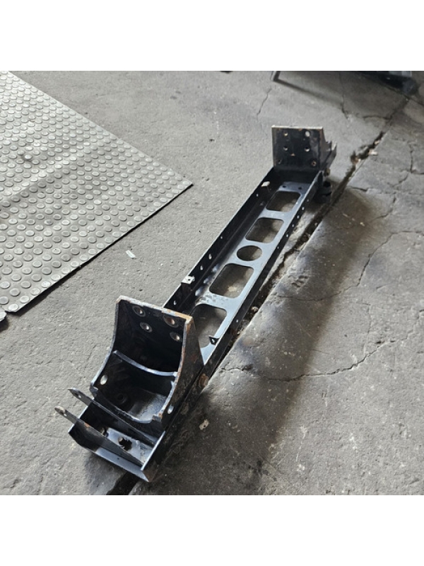 Travessa Frontal Chassi Alma Parachoque Mb Accelo 915 2020.