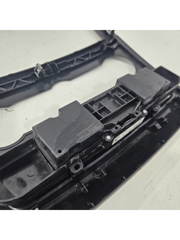 Moldura Painel Pisca Alerta Mb Sprinter 415 515 2013 À 2022.