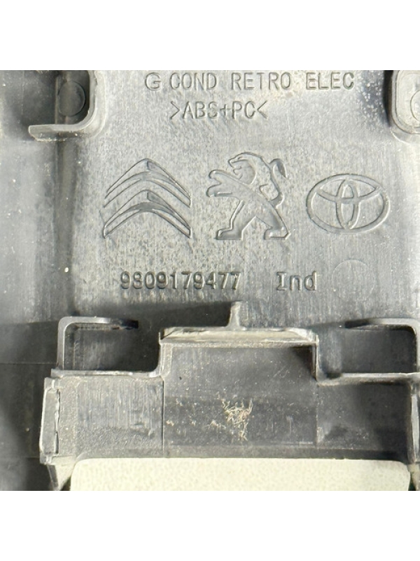 Moldura Comando Vidro Elétrico Esquerdo Citroën Jumpy 2024.