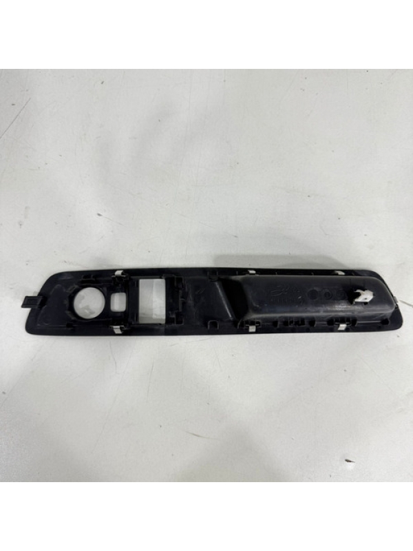Moldura Comando Vidro Elétrico Esquerdo Citroën Jumpy 2024.
