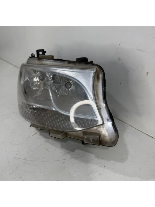 Farol Dianteiro Lado Direito Mb Sprinter 41620 À 23 Detalhe. Direito/passageiro