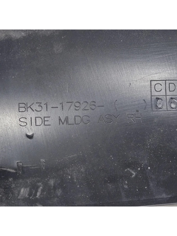 Moldura Friso Roda Tras. Lado Direito Ford Transit Bk3117926 Preto