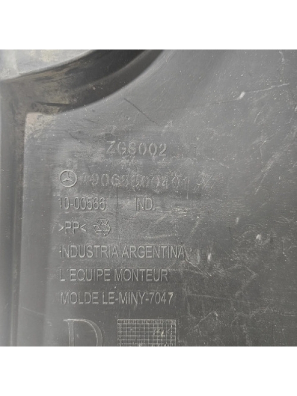 Polaina Parachoque Direito Mb Sprinter 415 2013/2019 Detalhe