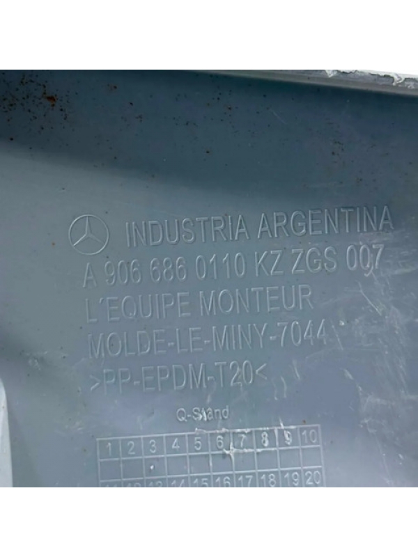 Soleira Porta Dianteira Lado Direito Mb Sprinter 2013/2019 Cinza