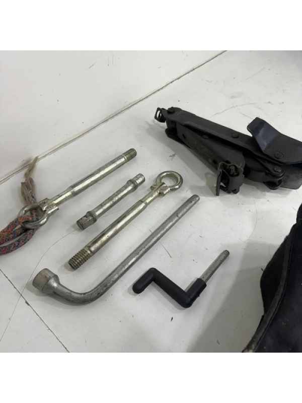 Caixa Kit Macaco Peugeot Expert Jumpy 2018 À 2024 Detalhe